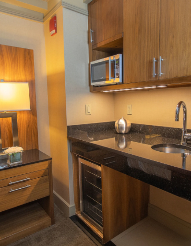Belvedere Hotel Room - Accessible King 